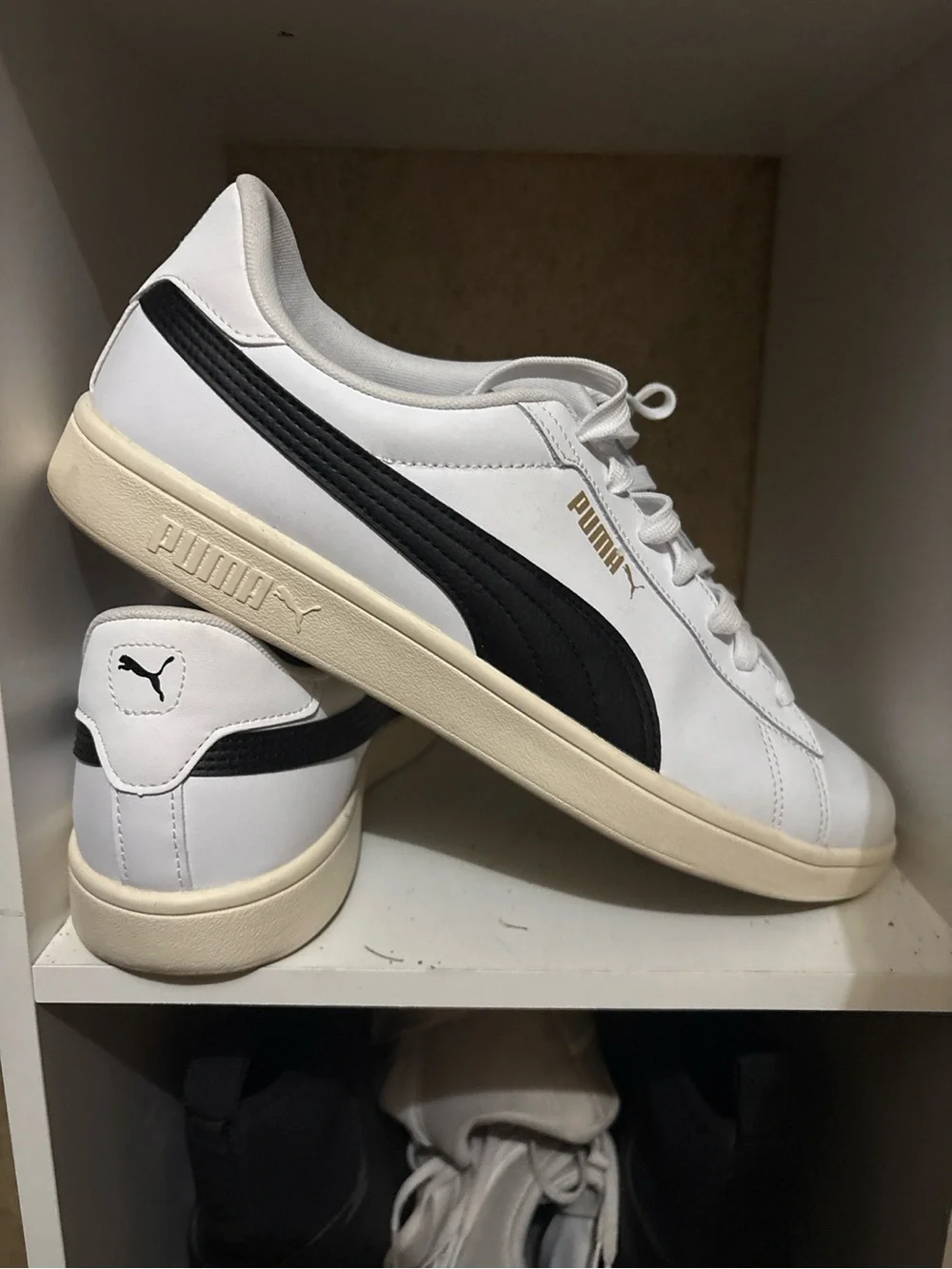 Puma Men’s White Black Leather‎ Sneakers Size 11 Worn Once Casual Shoes